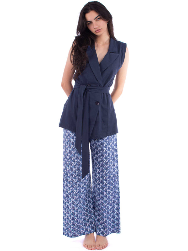 Sleeveless Jacket with blue pattern pants
